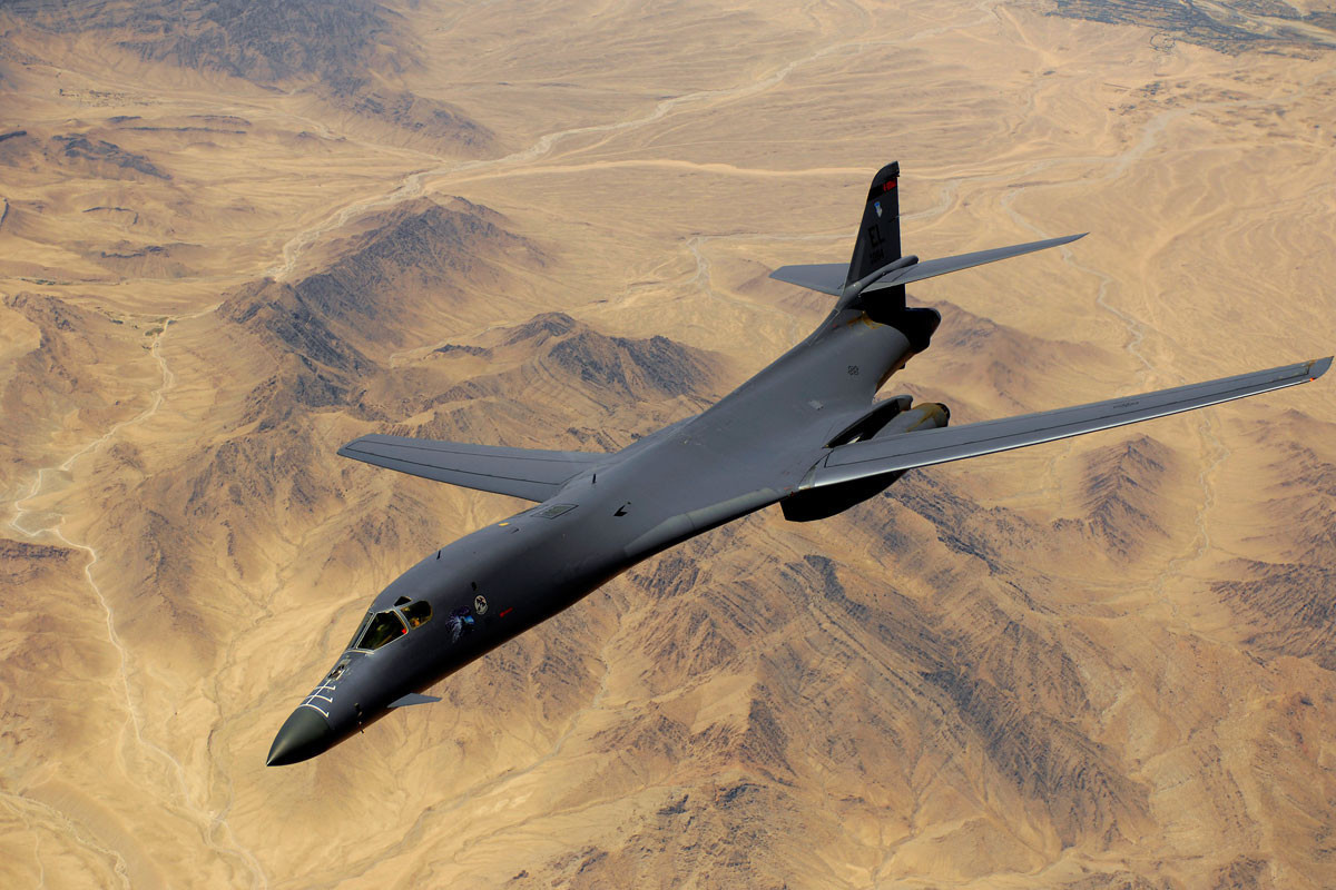 США отправили стратегические бомбардировщики B-1 к Венесуэле
