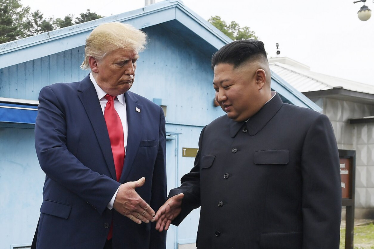 Белый дом заявил о готовности Трампа к встрече с Ким Чен Ыном
