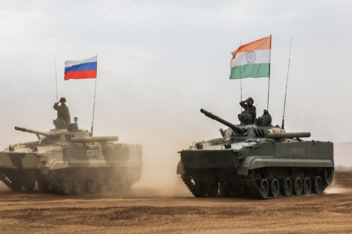 Индия проводит совместные военные учения с Россией
