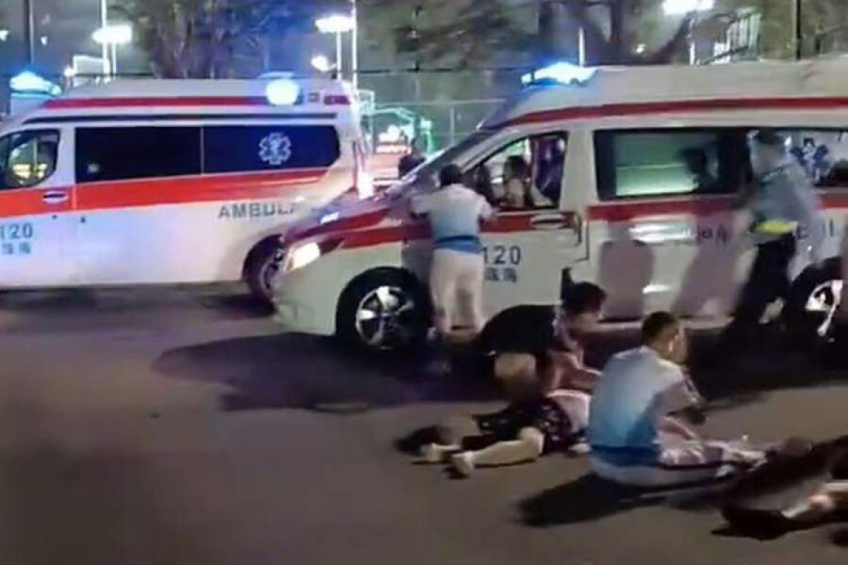 Восемь человек погибли в Китае после наезда автомобиля на людей на скутерах
