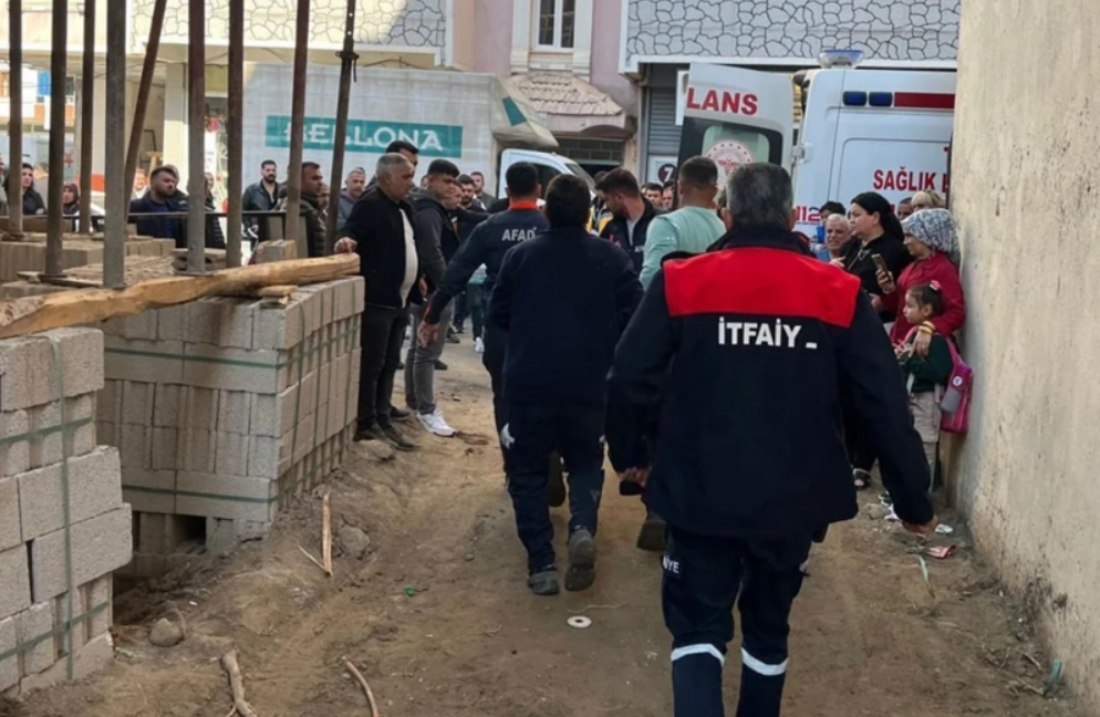 В Турции двое азербайджанских рабочих упали в шахту лифта, есть погибший