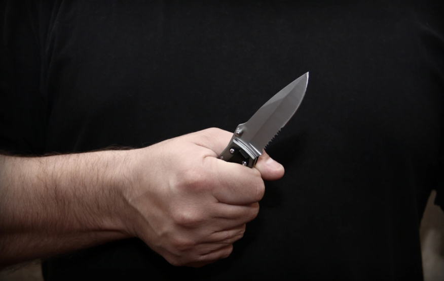 В Дагестане школьный сторож ударил ножом 16-летнего подростка
