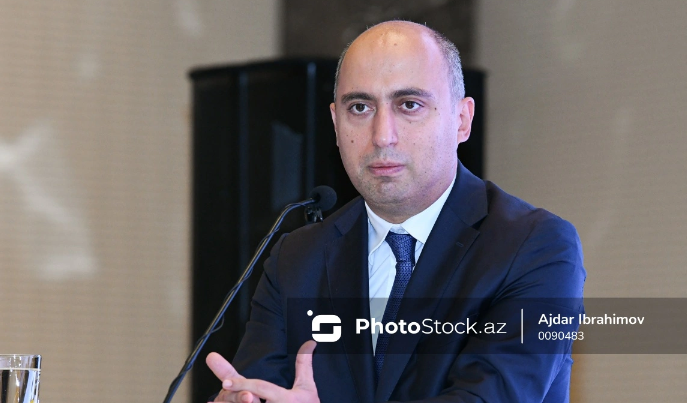 Эмин Амруллаев освободил от должности двух проректоров