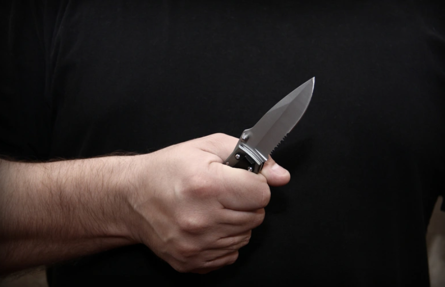 В Гяндже 40-летний мужчина получил ножевое ранение