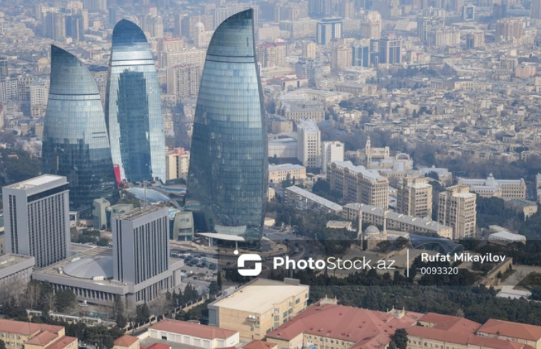 В Баку проходит конференция о применении норм азербайджанского языка в СМИ