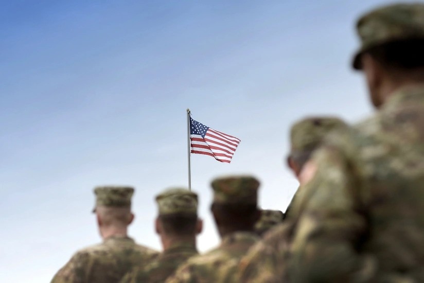 На авиабазе США военнослужащие отравились неизвестным порошком
