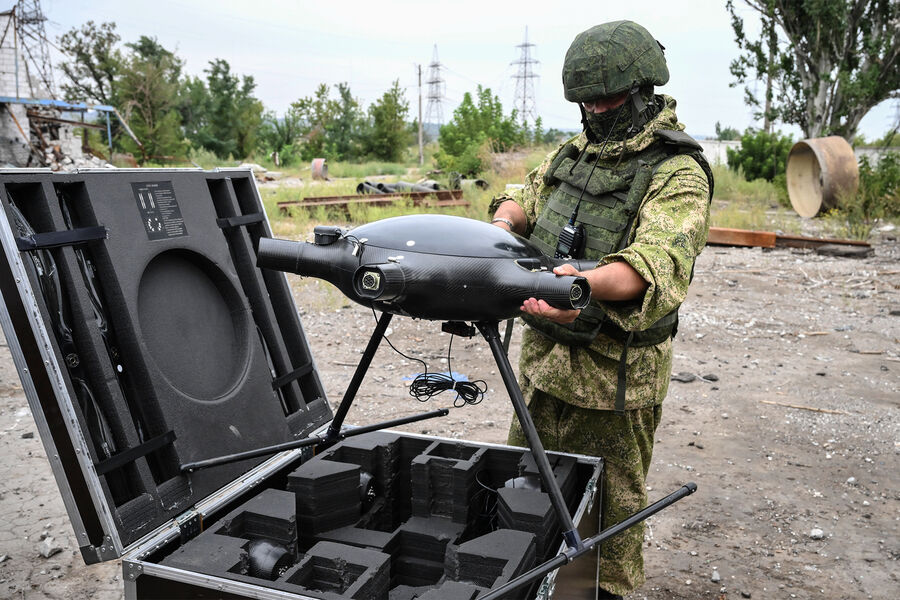 СМИ: Французские военные учатся управлению дронами в Донбассе

