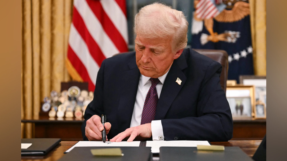 Трамп подписал рекордный оборонный бюджет США на $901 млрд
