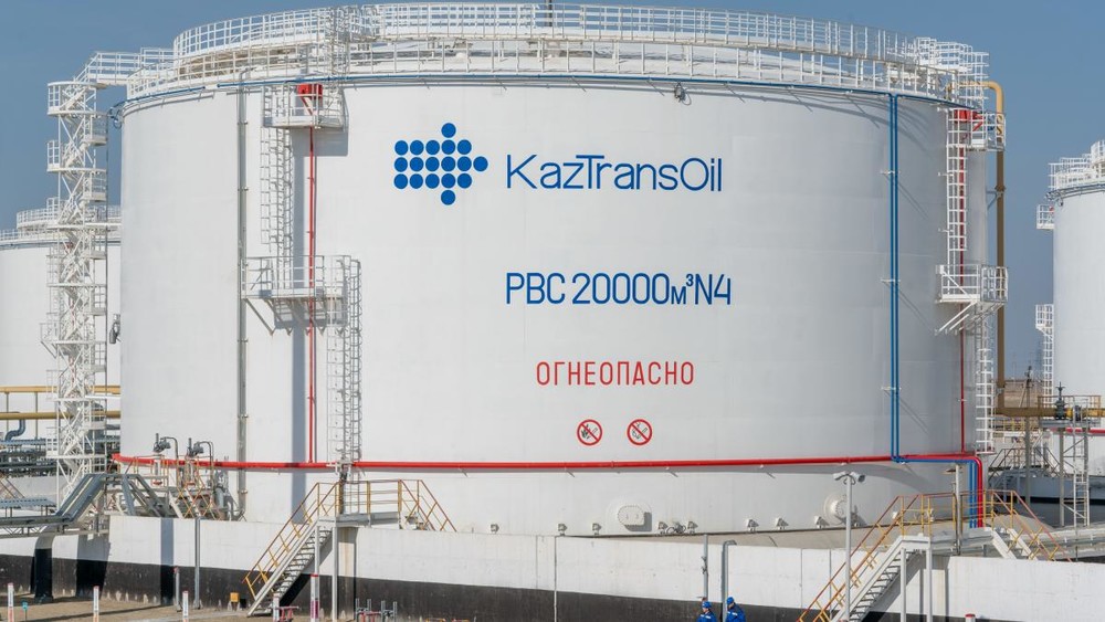 Казахстан увеличивает поставки нефти в Кыргызстан, возобновляет транзит в Узбекистан

