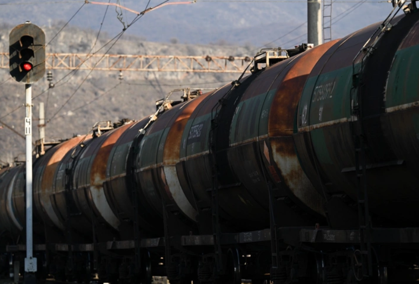 Первая партия азербайджанских нефтепродуктов доставлена в Армению