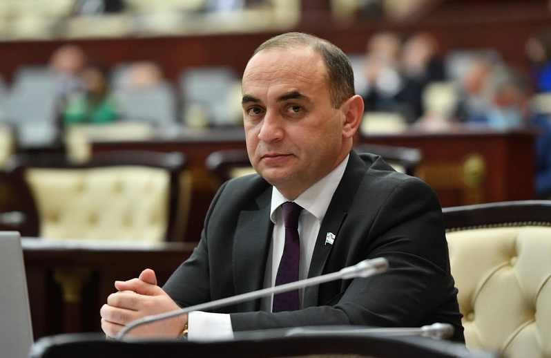 В Азербайджане предлагают создать правовую базу для борьбы с виртуальной зависимостью