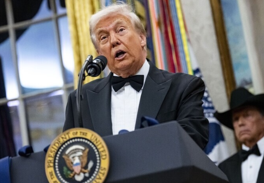 Трамп назвал Европу «разлагающейся» группой стран, возглавляемых «слабыми» людьми