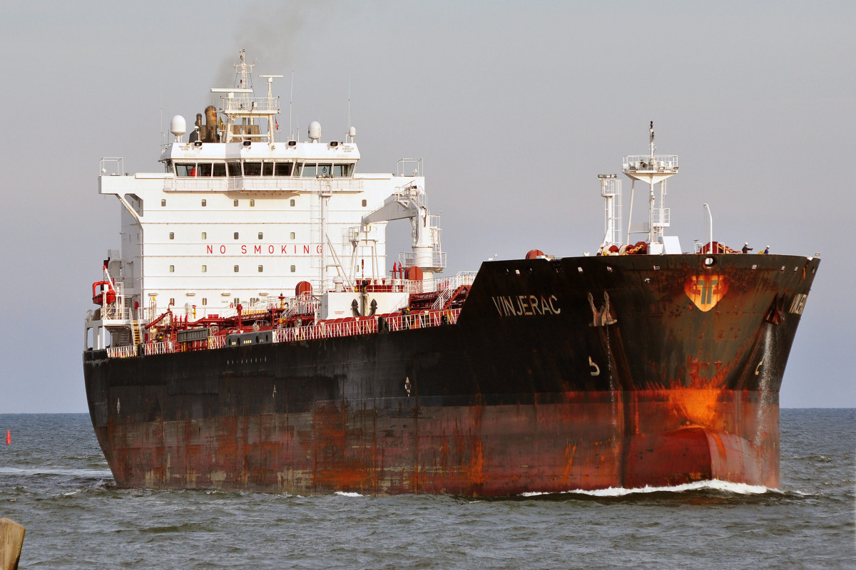 Взятый под контроль США танкер Marinera прибыл к побережью Шотландии
