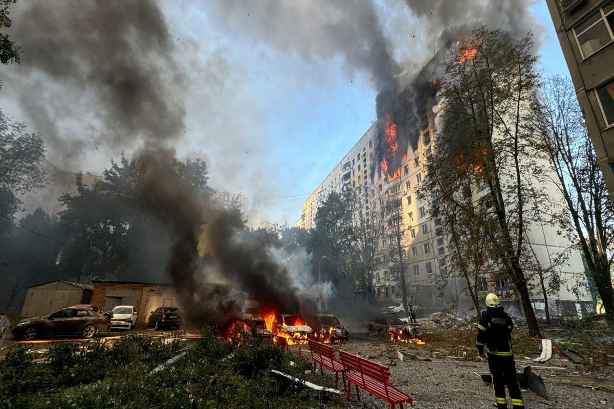 Зеленский: Россия атаковала Украину минувшей ночью 300 дронами
