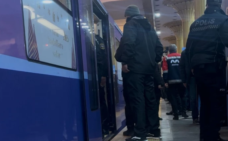 Смерть в бакинском метро: по словам очевидцев, мужчина осознанно бросился под поезд