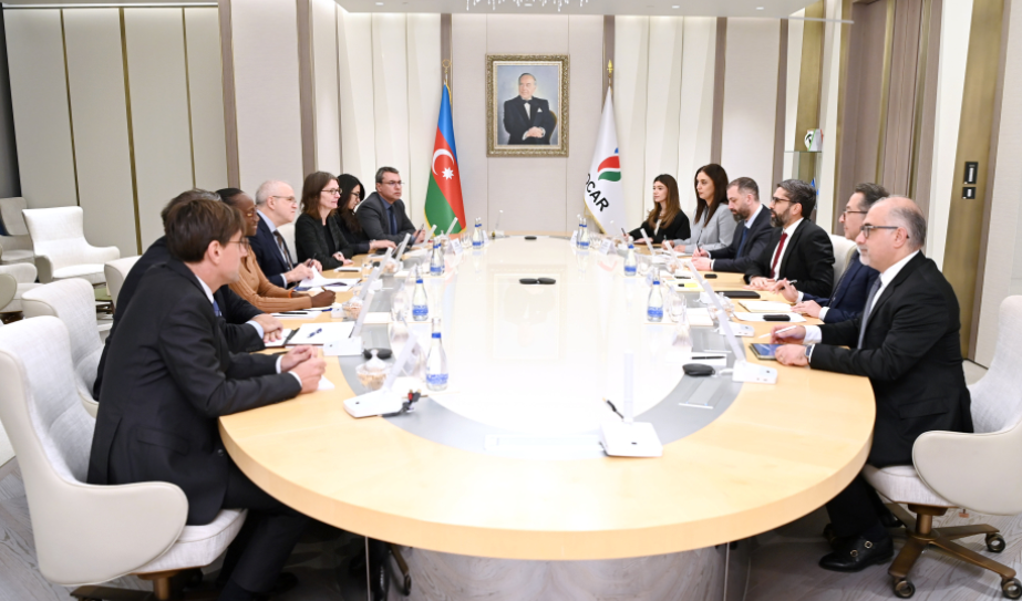 SOCAR и Всемирный банк обсудили реализацию зеленых энергокоридоров