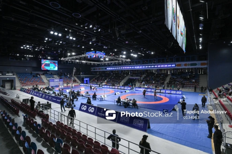 На церемонии открытия чемпионата Азербайджана были награждены ветераны борьбы