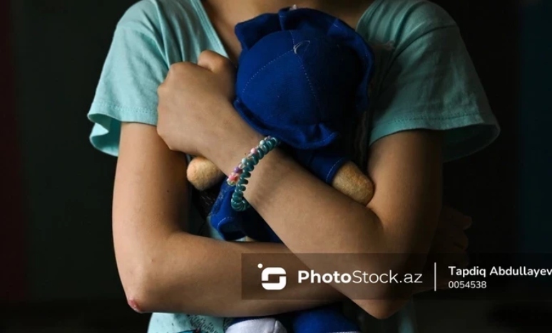 В Азербайджане 15-летняя девочка подверглась сексуальному насилию — задержаны пять подозреваемых