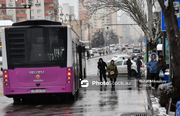 Перевозчики Азербайджана работают в усиленном режиме из-за снежной погоды