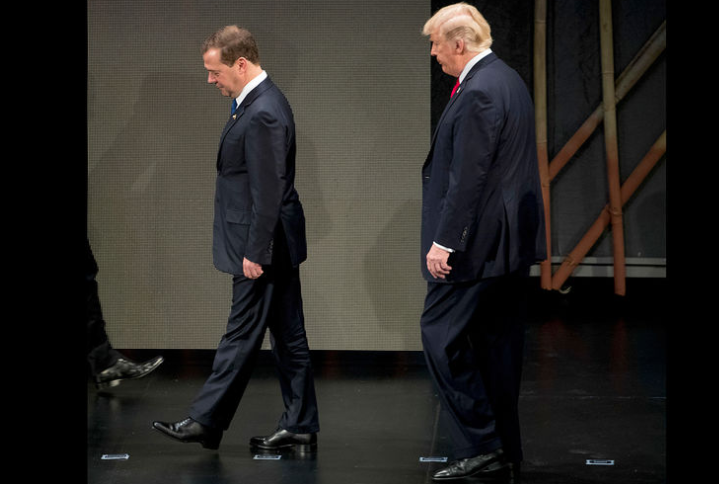 Медведев заявил, что Трамп хочет быть похожим на Путина