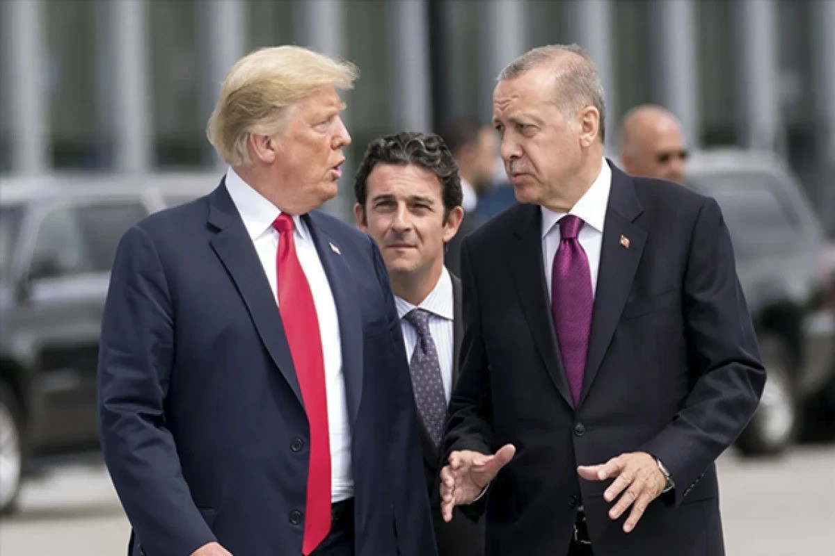 Hürriyet: Эрдоган предложил Трампу провести трехстороннюю встречу по Ирану

