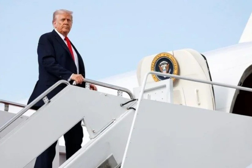 Самолет вылетевшего в Давос Трампа возвращается в США по техническим причинам