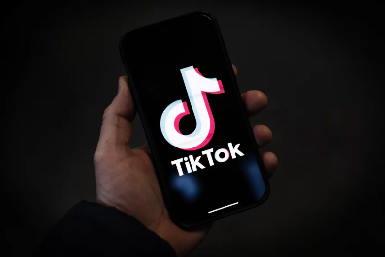 День безопасного интернета: TikTok заблокировал более 32 миллиона прямых трансляций в третьем квартале 2025 года