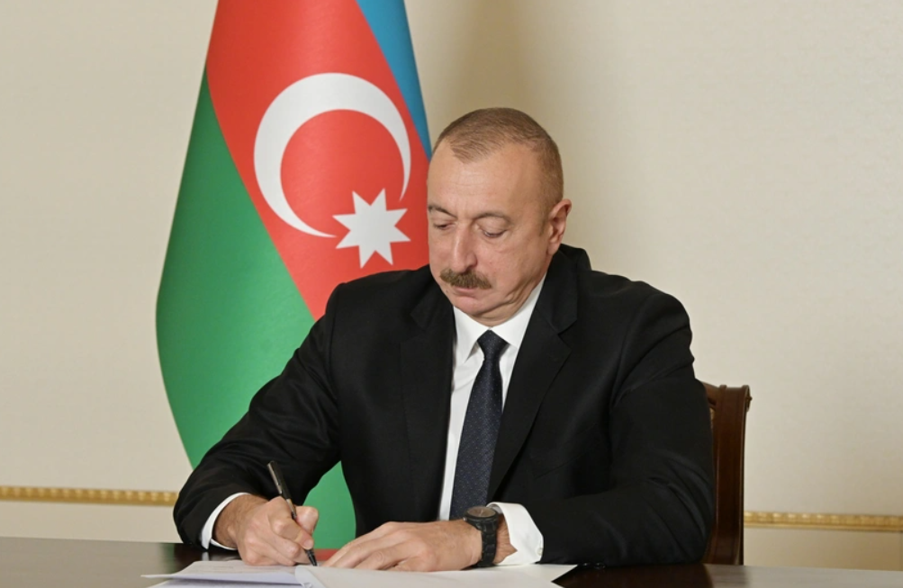 Президент присвоил высшие звания и медали сотрудникам ГНС