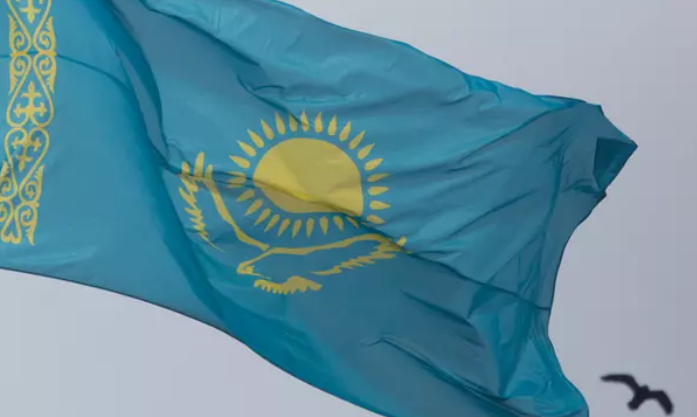 Казахстан впишет тенге в Конституцию