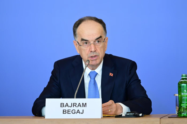 Президент Албании совершит визит в Азербайджан