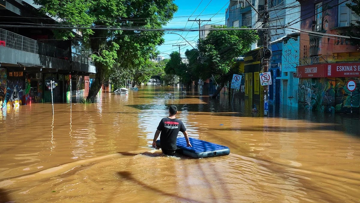 Ливни в Бразилии унесли жизни 14 человек, сотни жителей эвакуированы
