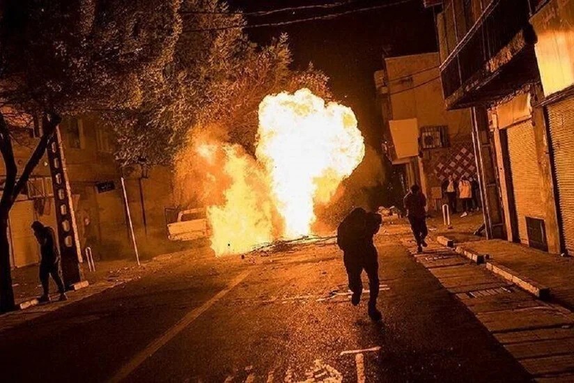 В Тегеране при взрыве пострадали три человека
