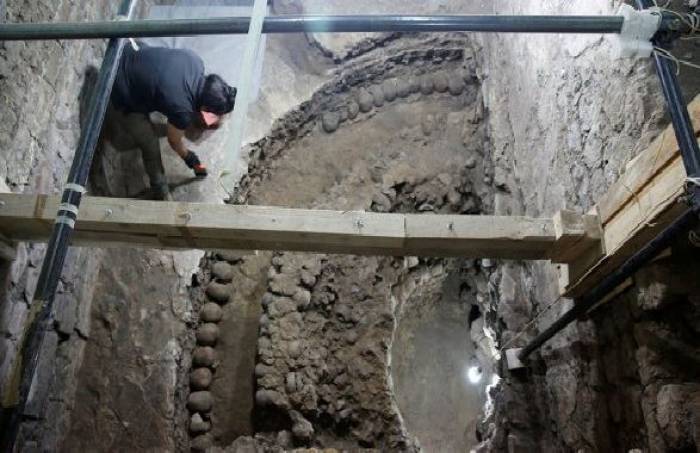 В Мексике раскопали башню из человеческих черепов