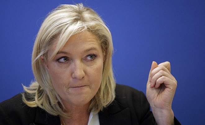 Ле Пен призвала избирателей не поддерживать Макрона