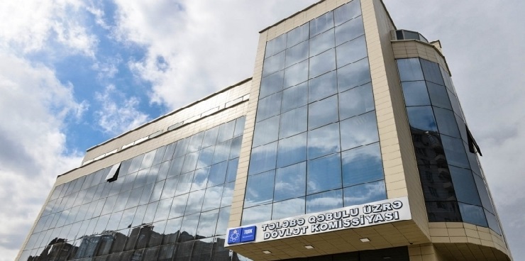 Абитуриенты русского сектора сдают экзамен по предмету «Азербайджанский язык»
