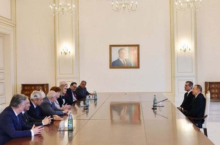 Президент Азербайджана принял членов Правления Международного центра Низами Гянджеви - ФОТО