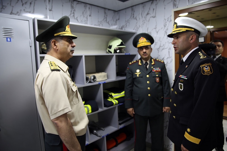 Министр обороны проверил уровень боеготовности ВМС- ФОТО