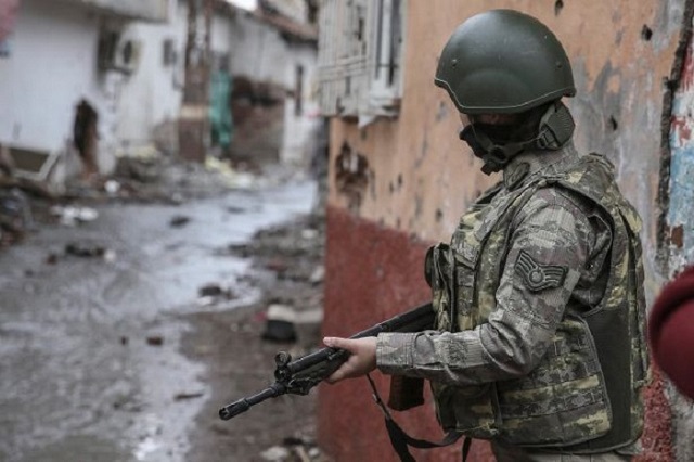 Стрельба в Турции, погибли двое военнослужащих