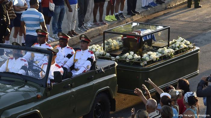Фидель Кастро похоронен в Сантьяго-де-Куба - Euronews