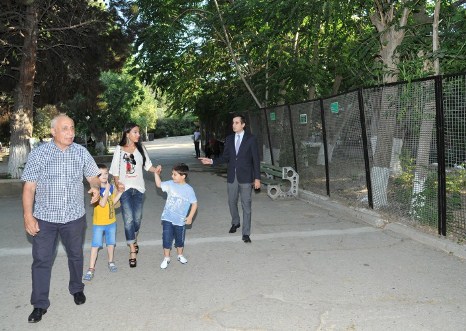 Лейла Алиева посетила бакинский зоопарк с сыновьями- ФОТО