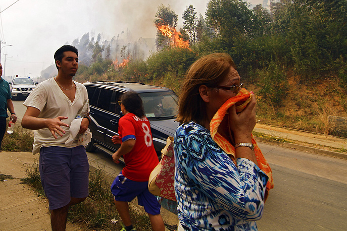 Пожары уничтожили город в Чили  
