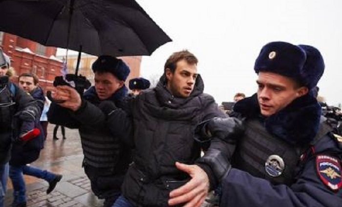 В ходе несанкционированной акции в Москве задержаны более 200 человек