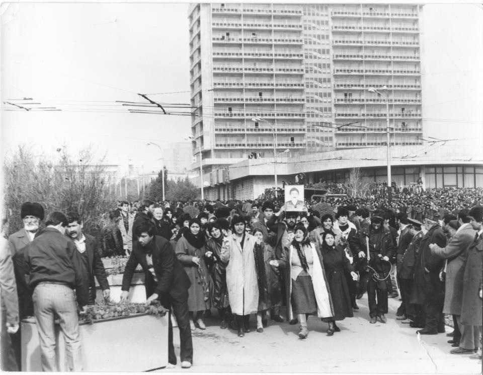 20 ноября 1990. 20 Января Баку 1990 Горбачев.