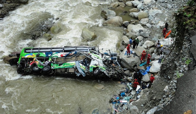 В Индии автобус упал в реку: восемь погибших, около 30 пострадавших