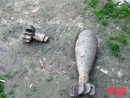 Армяне сплавляют снаряды в азербайджанские села