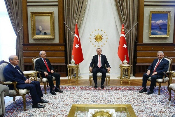 Эрдоган встретился с лидерами оппозиции
