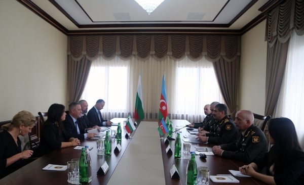 Закир Гасанов встретился с министром экономики Болгарии - ФОТО