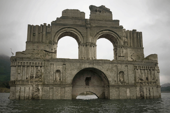 В Мексике всплыл 400-летний затопленный храм