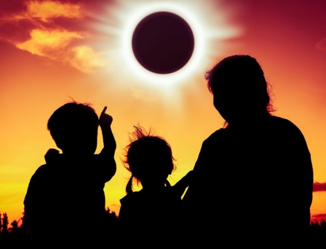 В США наблюдали полное солнечное затмение