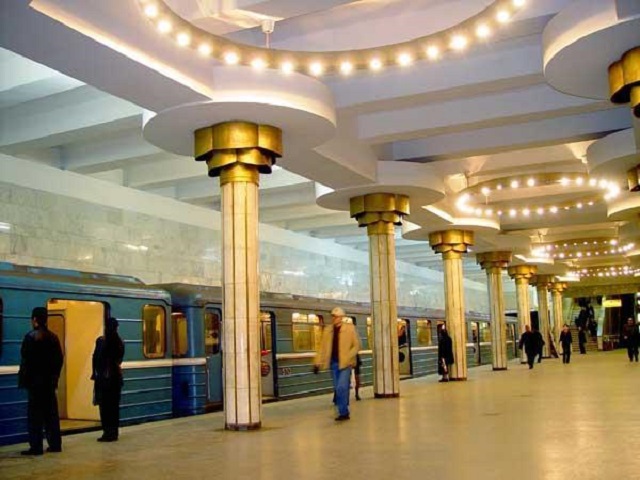 На станции метро `Халглар достлугу` начался ремонт - ФОТО